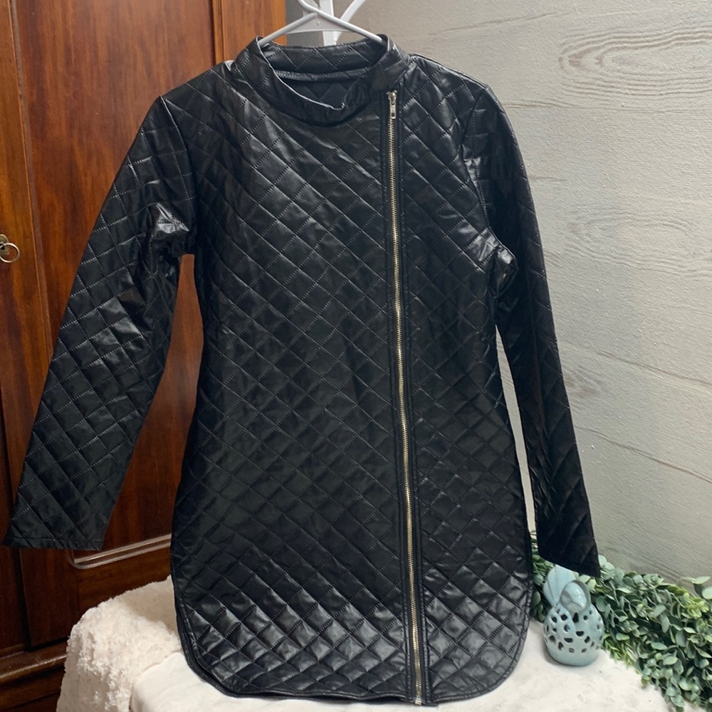 Women lite faux leather quilted jacket size S/M black